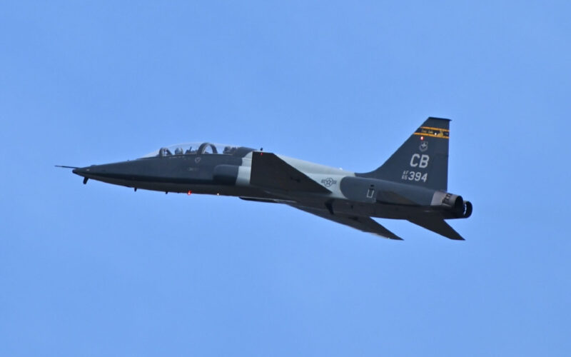 Alabama'da T-38 Eğitim Uçağı Düştü, Pilotlar Güvenle Kurtuldu