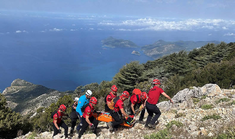 Muğla Babadağ'da Yamaç Paraşütü Kazası: Bir Turist Yaralandı