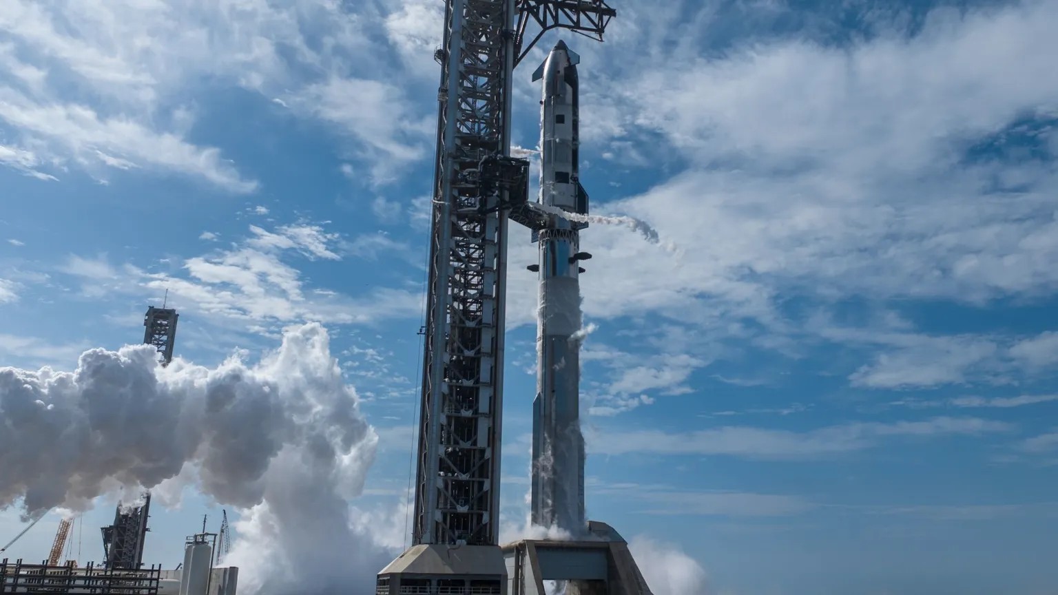 FAA, SpaceX Starship'ı Geçici Olarak Uçuşa Kapattı