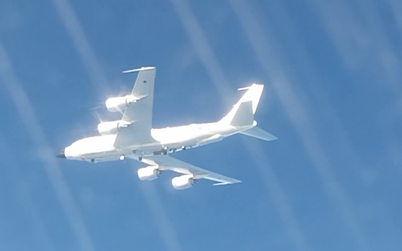 Rus Savaş Jetleri, RAF Rivet Joint'ı Tehdit Edici Şekilde Karşıladı