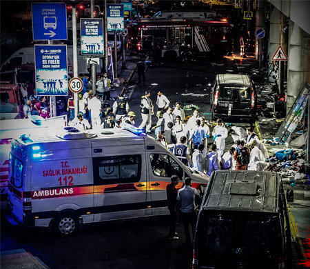 Atatürk Havalimanı Saldırısının Üzerinden 10 Yıl Geçti: Hatıralar Taze Kalıyor