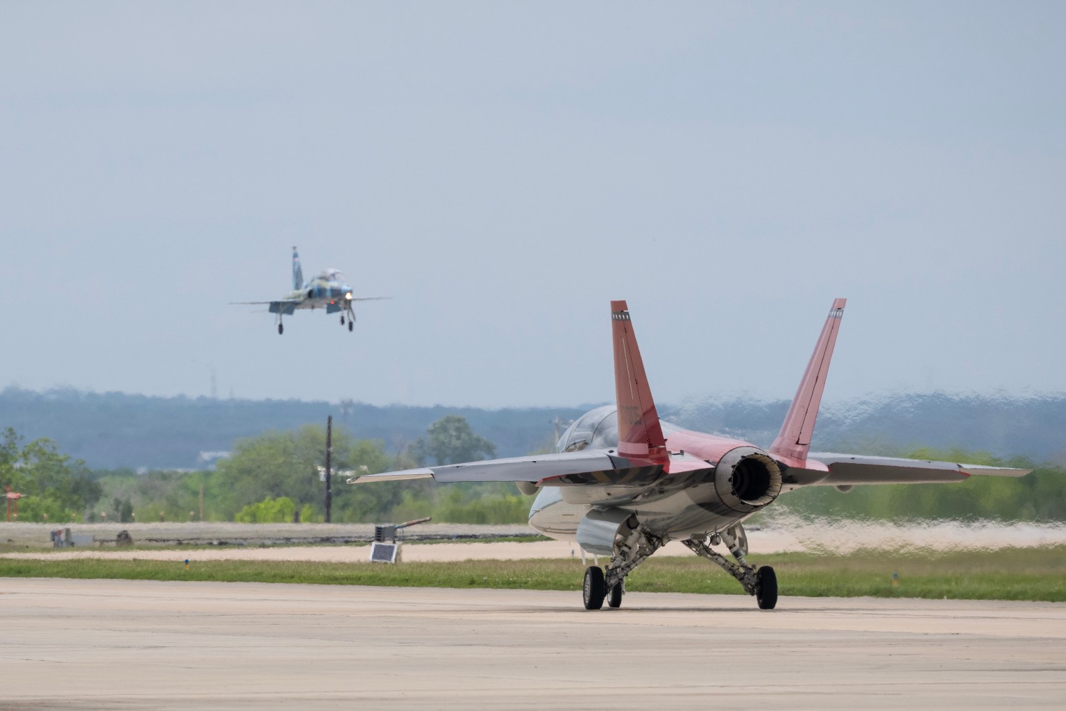 ABD Hava Kuvvetleri'nin Yeni T-7 Red Hawk Eğitim Uçağı Sorunlarla Karşılaşıyor